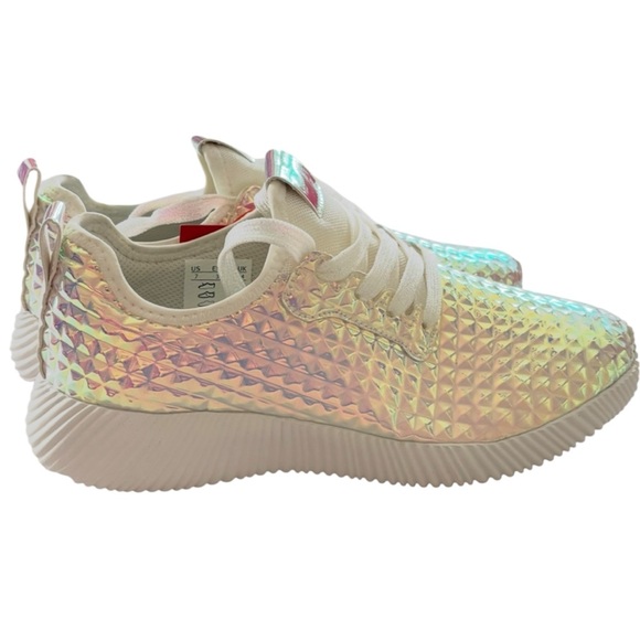 NWT Lucky Step Metallic Pink Holographic Vegan Sneakers pyramid studs SZ 7 - Picture 2 of 15